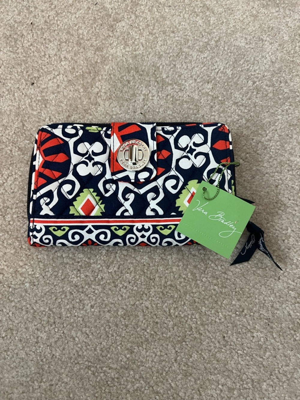 Vera Bradley NWT Sun Valley Turnlock Wallet